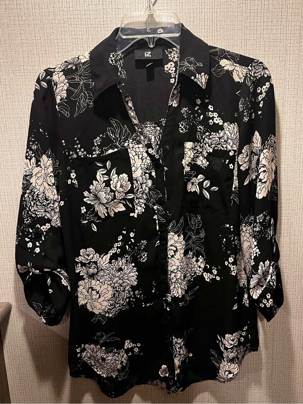 iZ Byer Black White Floral Blouse Medium Roll Tab Sleeve Button Front Top